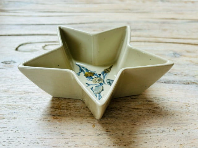 Star-shaped bowl